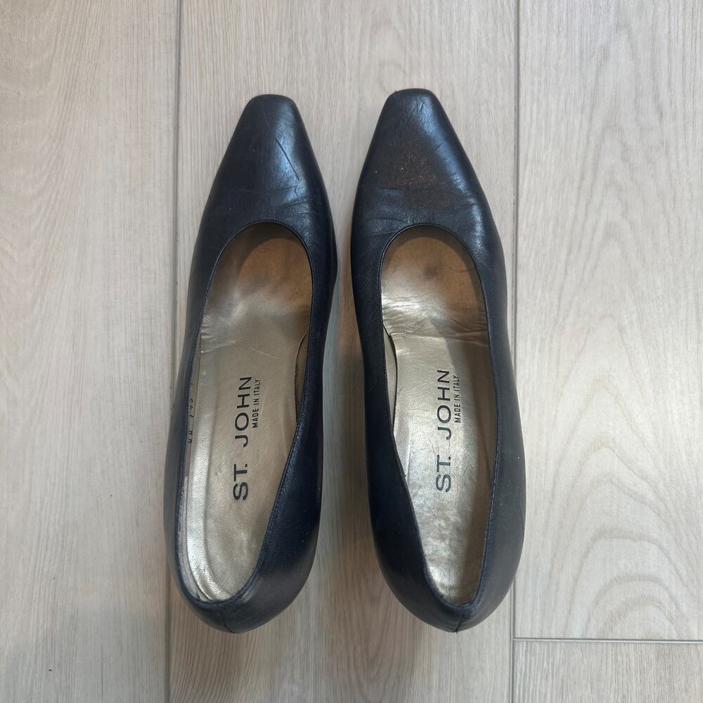 St. John vintage leather dark blue black pointed toe heels pumps US 7.5 AA